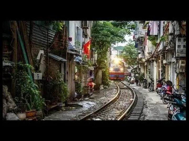 HOT: Camera siêu zoom “bóc” - Cảm hứng video marketing từ Hotspot Matrix