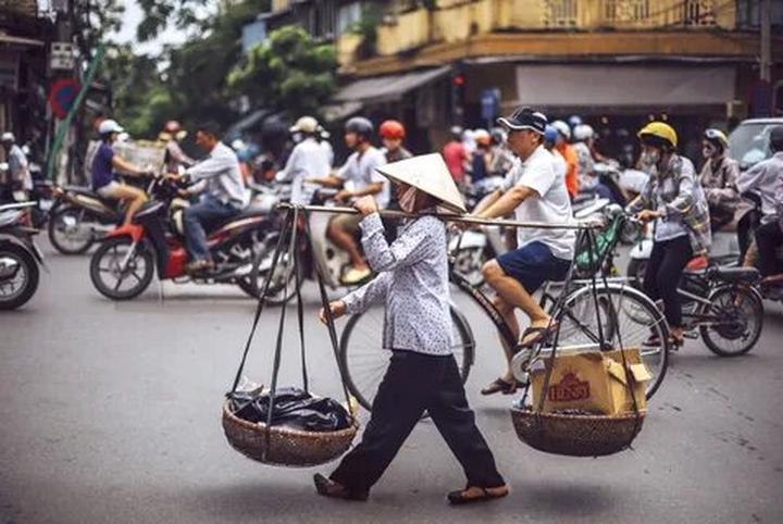 Hotspot Matrix và Bé Ê Phở hot rần rần khắp MXH: Giao diện Tây mà hệ điều hành Tây Nam